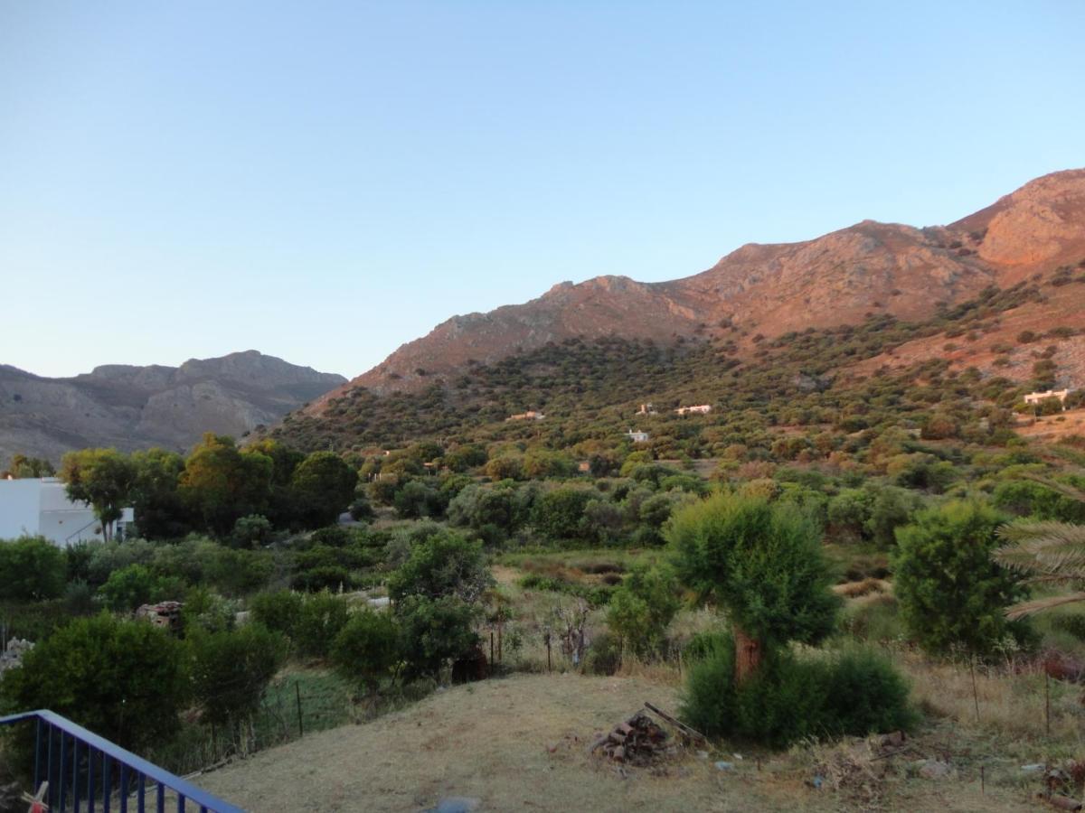Pavlos Rooms Livadia  Exterior foto